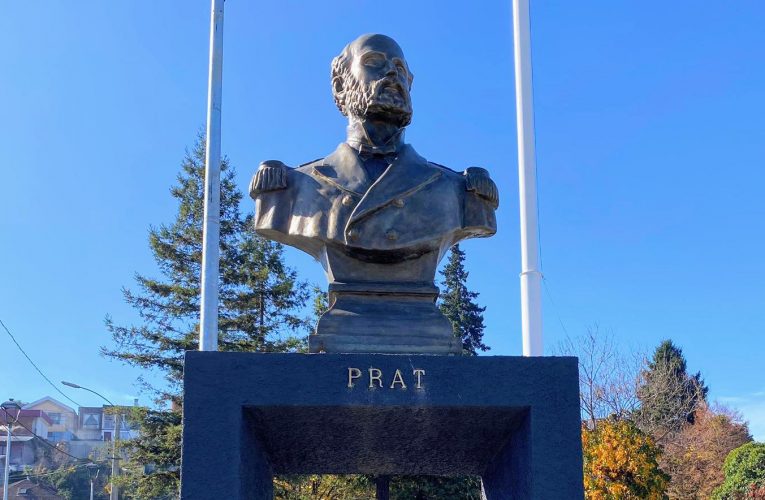 La Historia de Arturo Prat en la Plaza de Laja: Un símbolo de historia, memoria y compromiso cívico